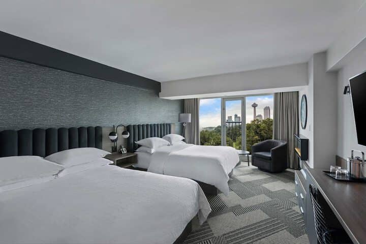 Room 28 of 183