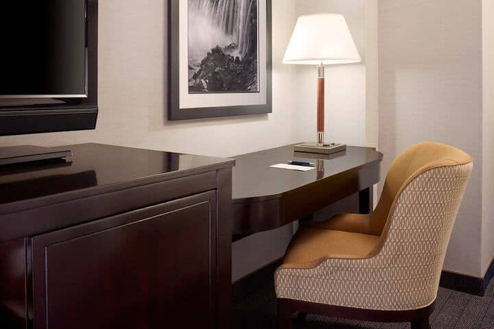 Room 44 of 183