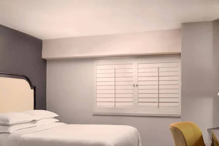 Room 13 of 183